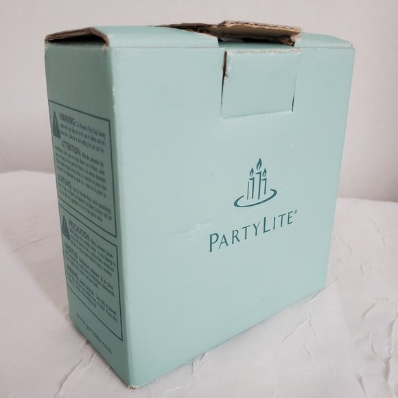 PartyLite Red Glass Heart Tealight Candle Holder Retired P8811 - Picture 6 of 12